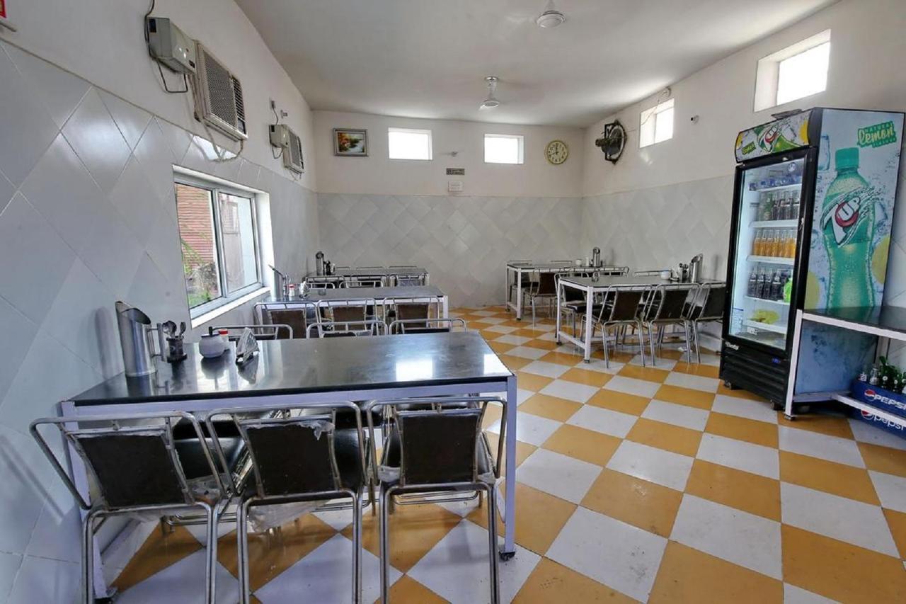 Staywell Hotel Pathānkot Extérieur photo